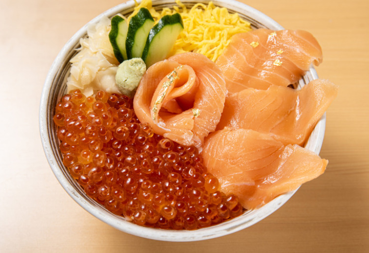 サーモンいくら丼